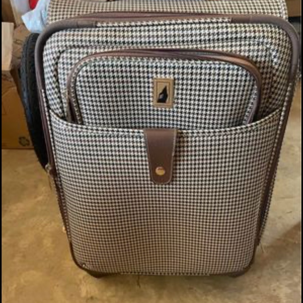 London Fog suitcase